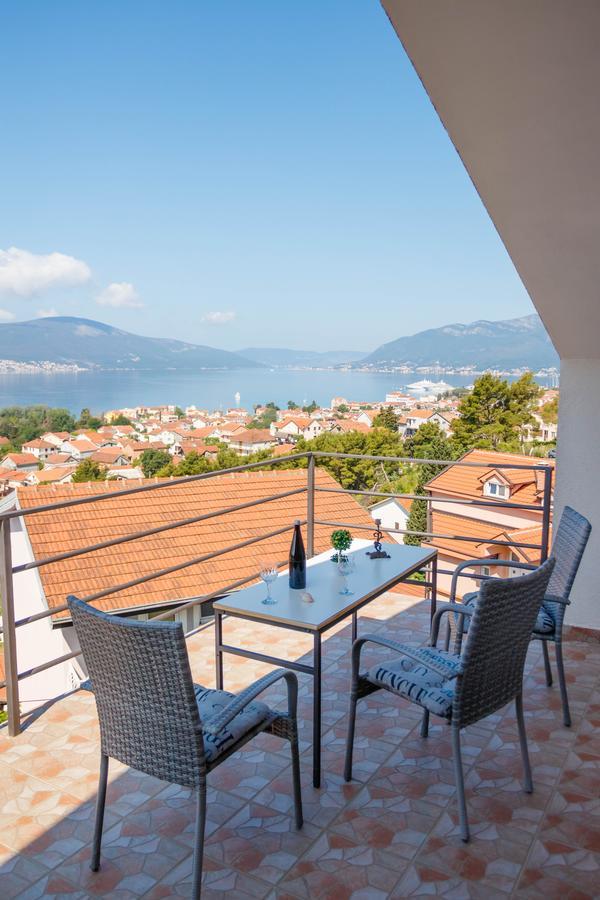 Apartmani Petar Тиват Экстерьер фото
